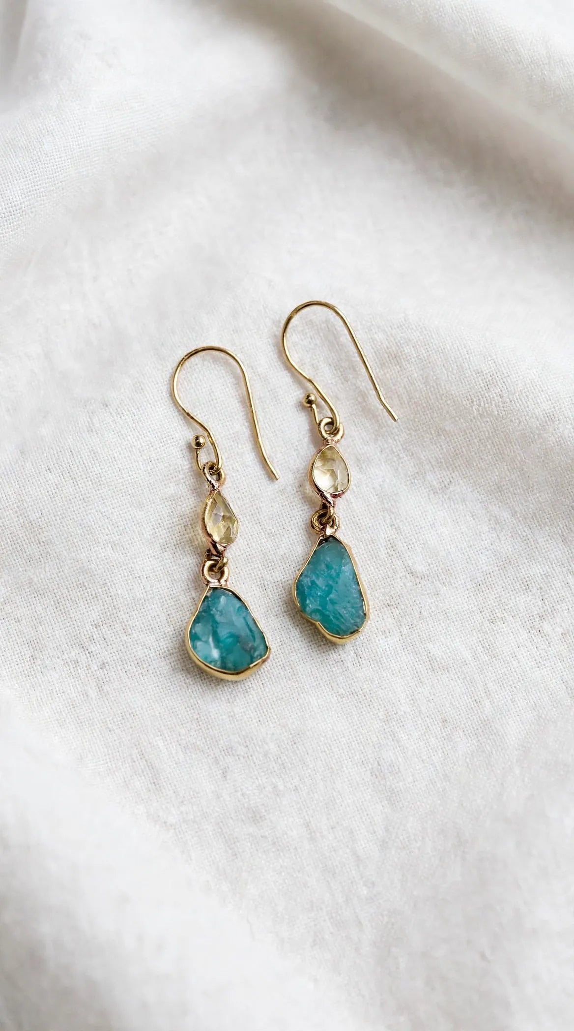 Naarya Jewels Emerald & Citrine Faceted & Raw Tier Drop Earrings