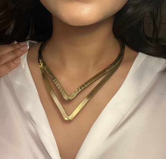 Naarya Power V Necklace
