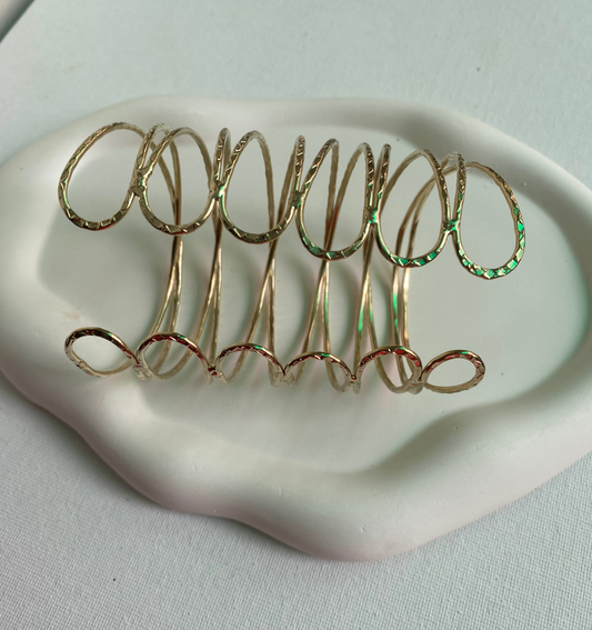 Hammered Gold Loop statement Cuff Bracelet (Anti Tarnish)