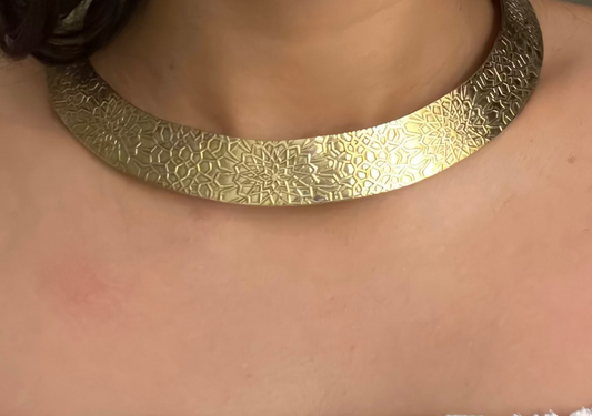 Regalia Engraved Collar