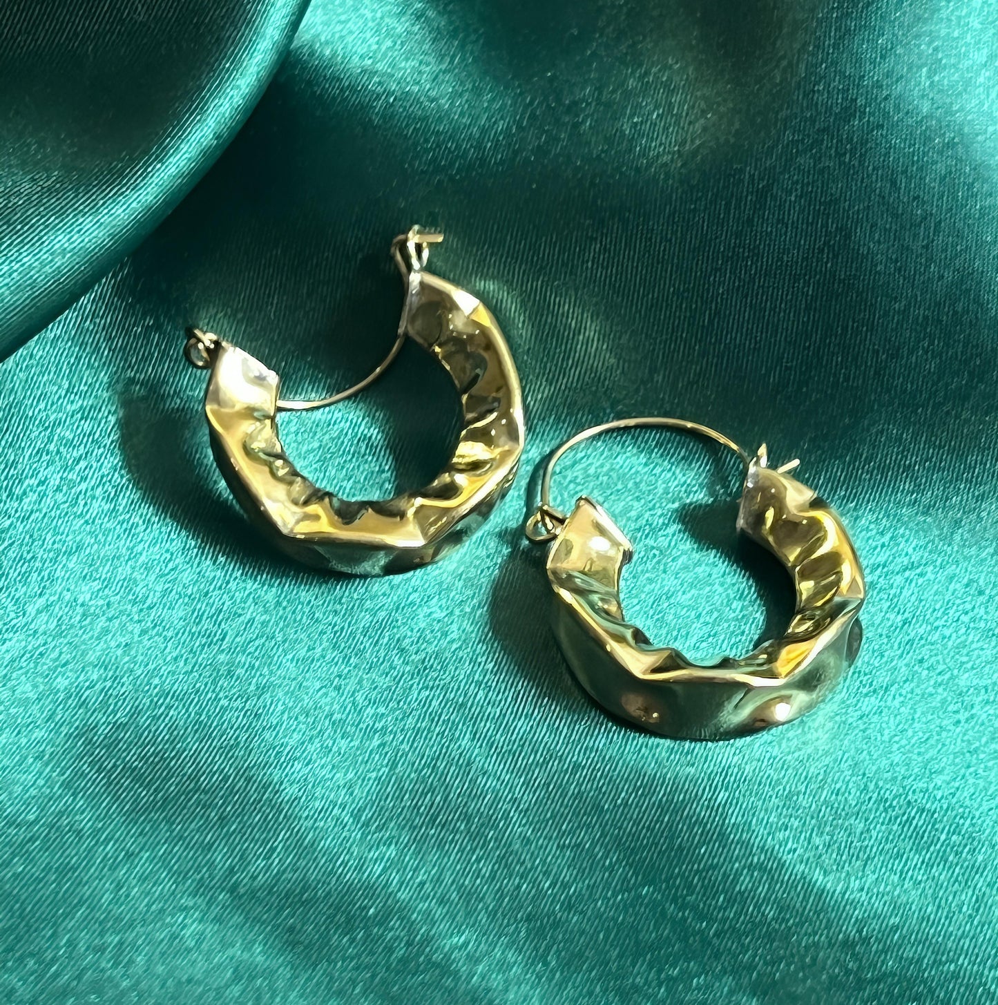 Swarn Loop Earring (Anti Tarnish)