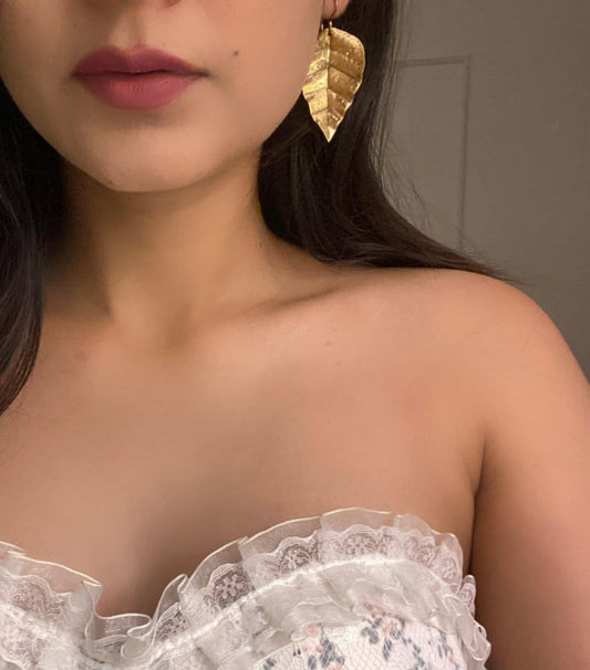 Naarya Jewels Textured Gold Short Leaf Brass Earrings (Anti Tarnish)