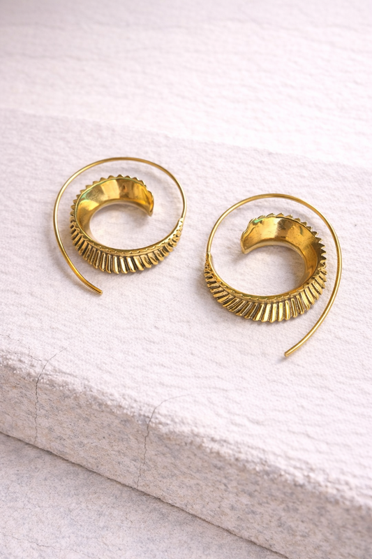 Detailed Swirl Brass Hoop Earrings (Anti Tarnish)
