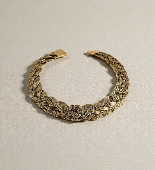 Naarya's Antique Bloom collar necklace