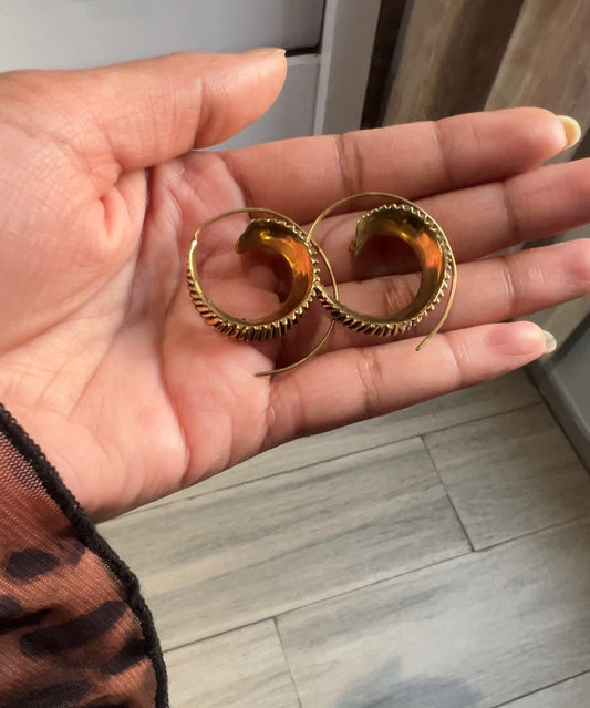 Detailed Swirl Brass Hoop Earrings (Anti Tarnish)