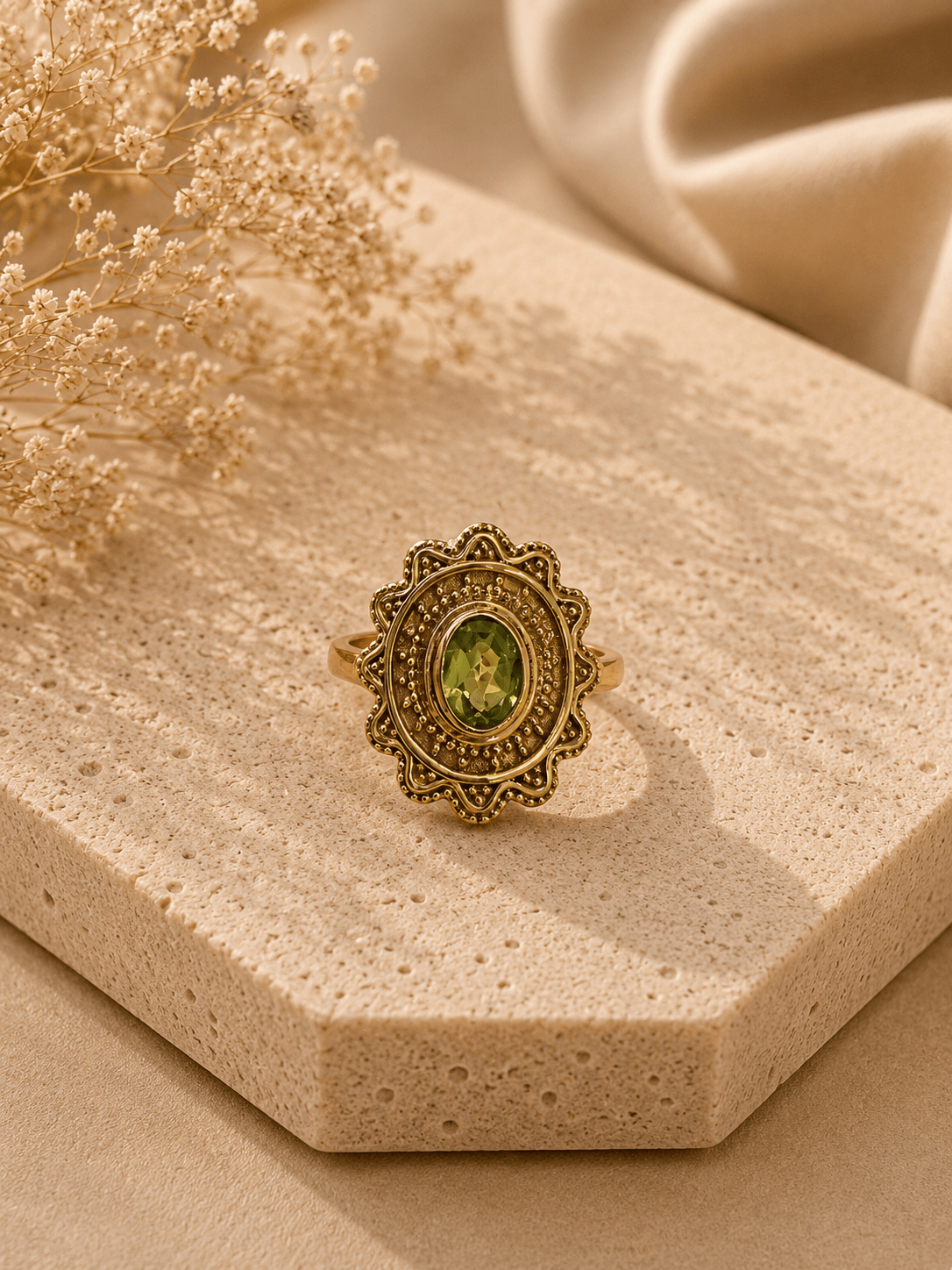 Naarya Jewels Peridot / 12 Sunlit Statement Majesty Ring