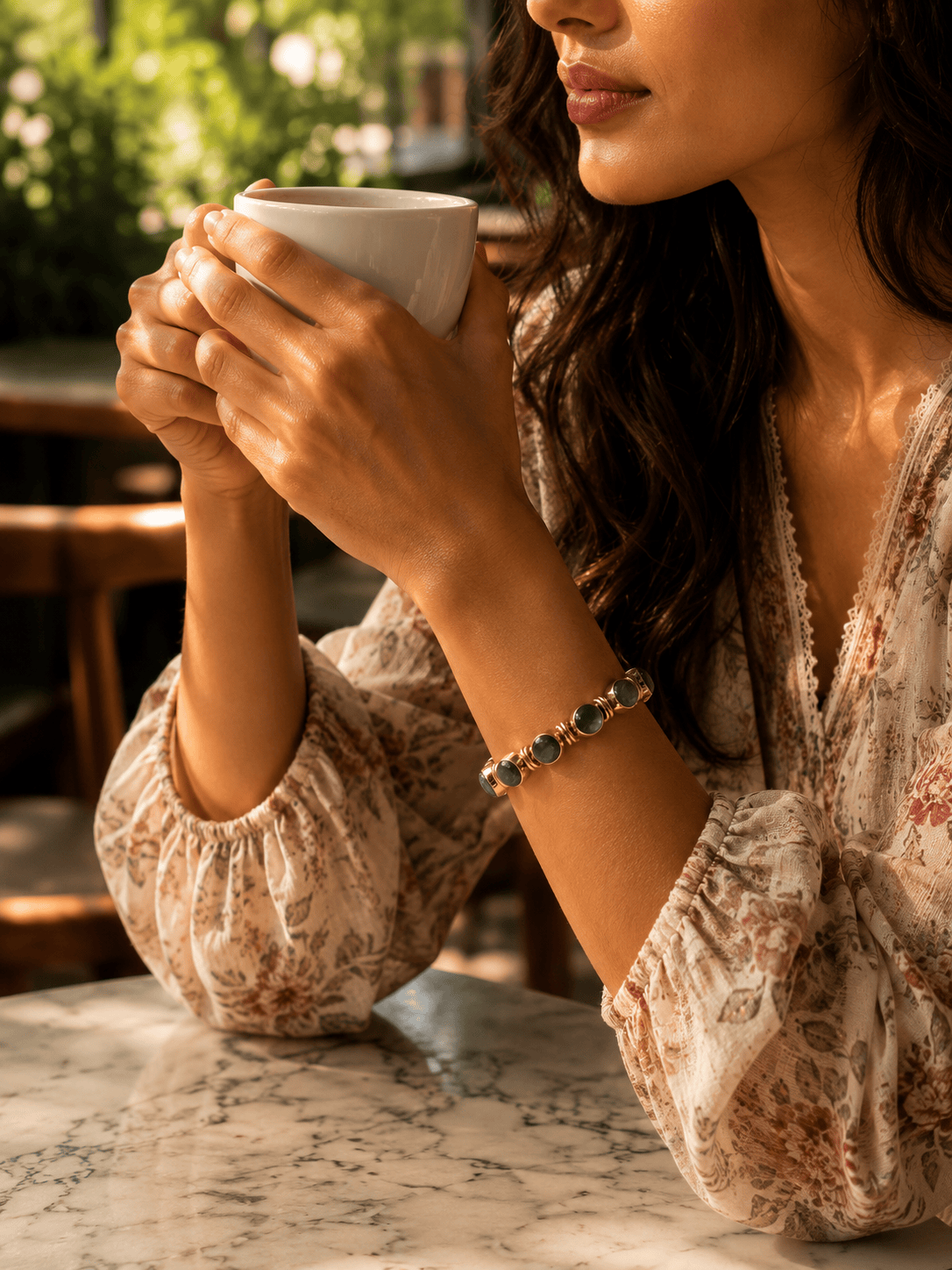 Naarya Jewels Mystic glow Labradorite Cuff ✨
“Limited Edition” (Anti Tarnish)