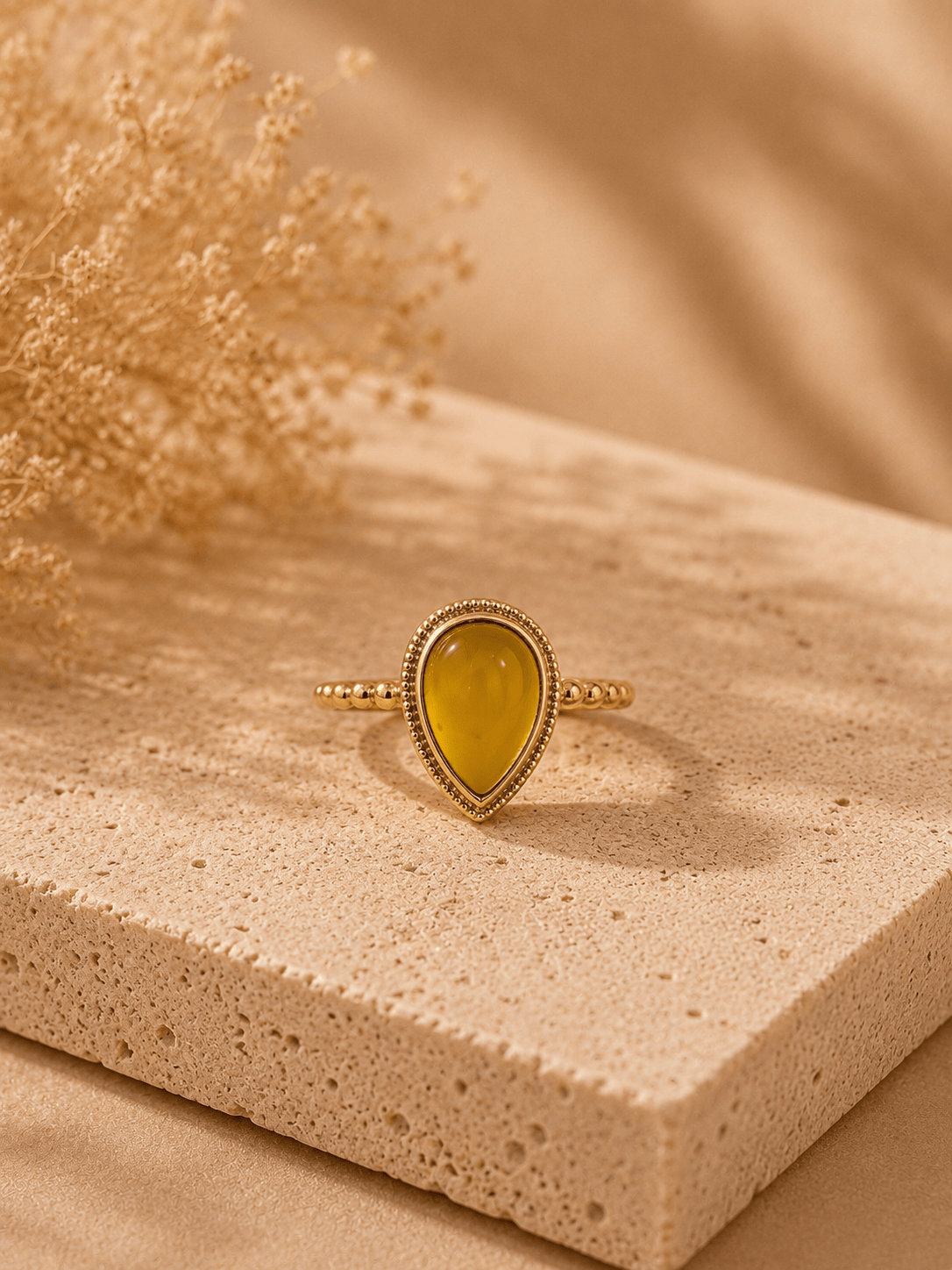 Naarya Jewels Agate Honey quartz / 12 Pear cut Gold stone  Ring