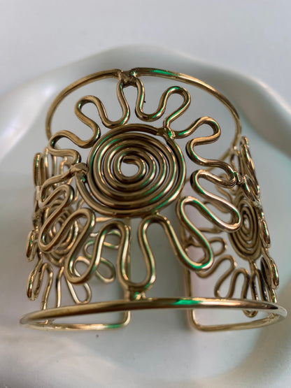 Radiant Sun Spiral Cuff Bracelet (Anti Tarnish)