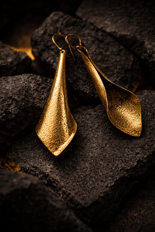 Naarya Jewels Curved leaf Brass Earring (Anti Tarnish)