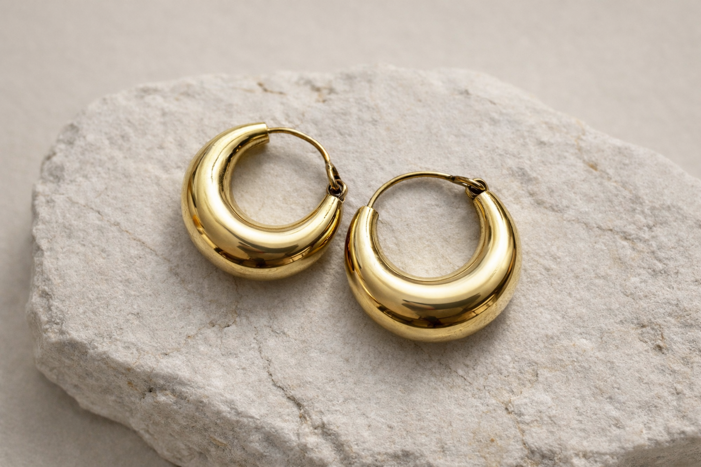 Solid gold circle short Earrings (Anti Tarnish)