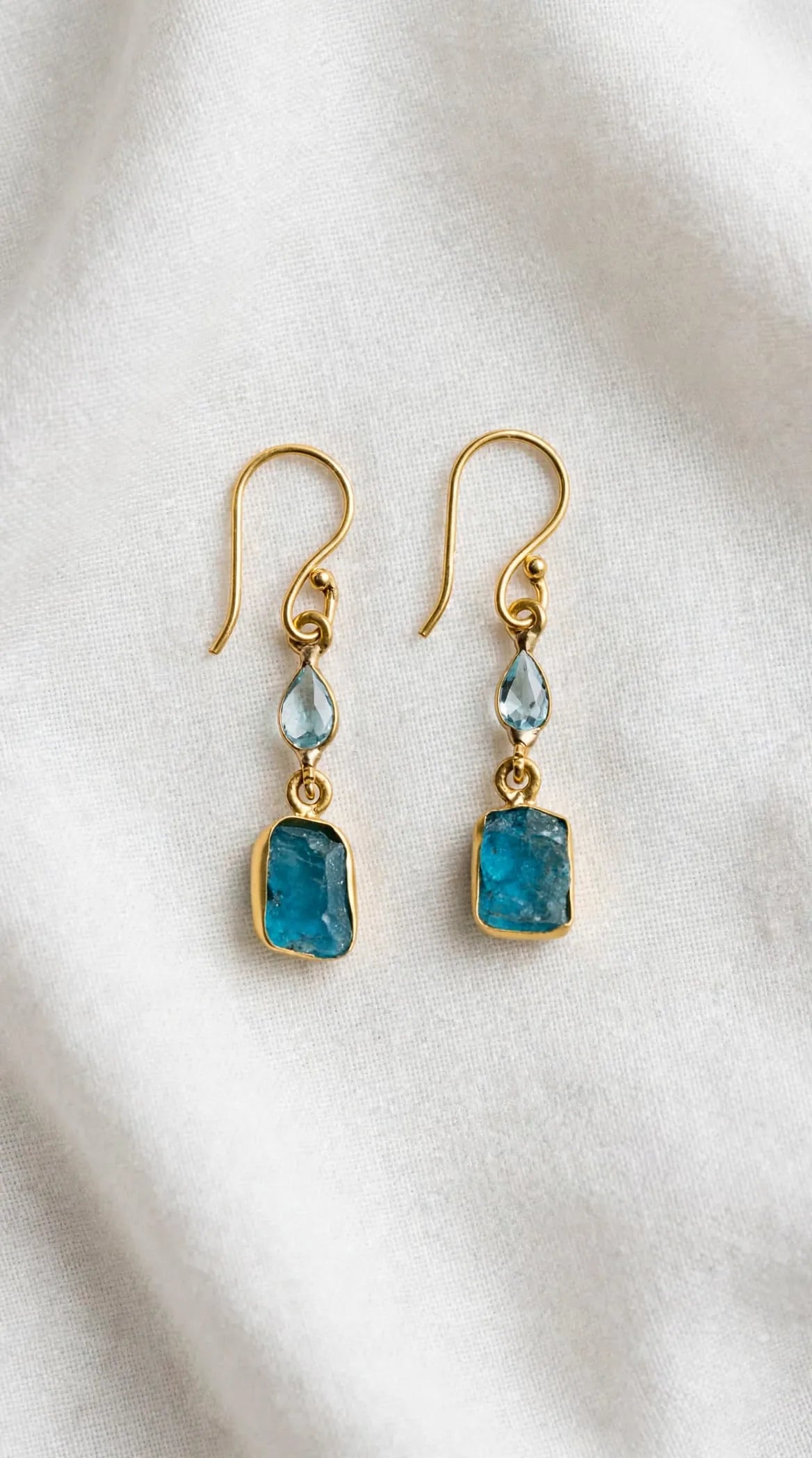 Naarya Jewels Emerald & Aquamarine Faceted & Raw Tier Drop Earrings