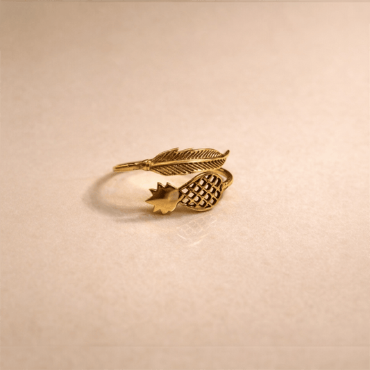 Naarya Jewels Paisley Leaf Ring