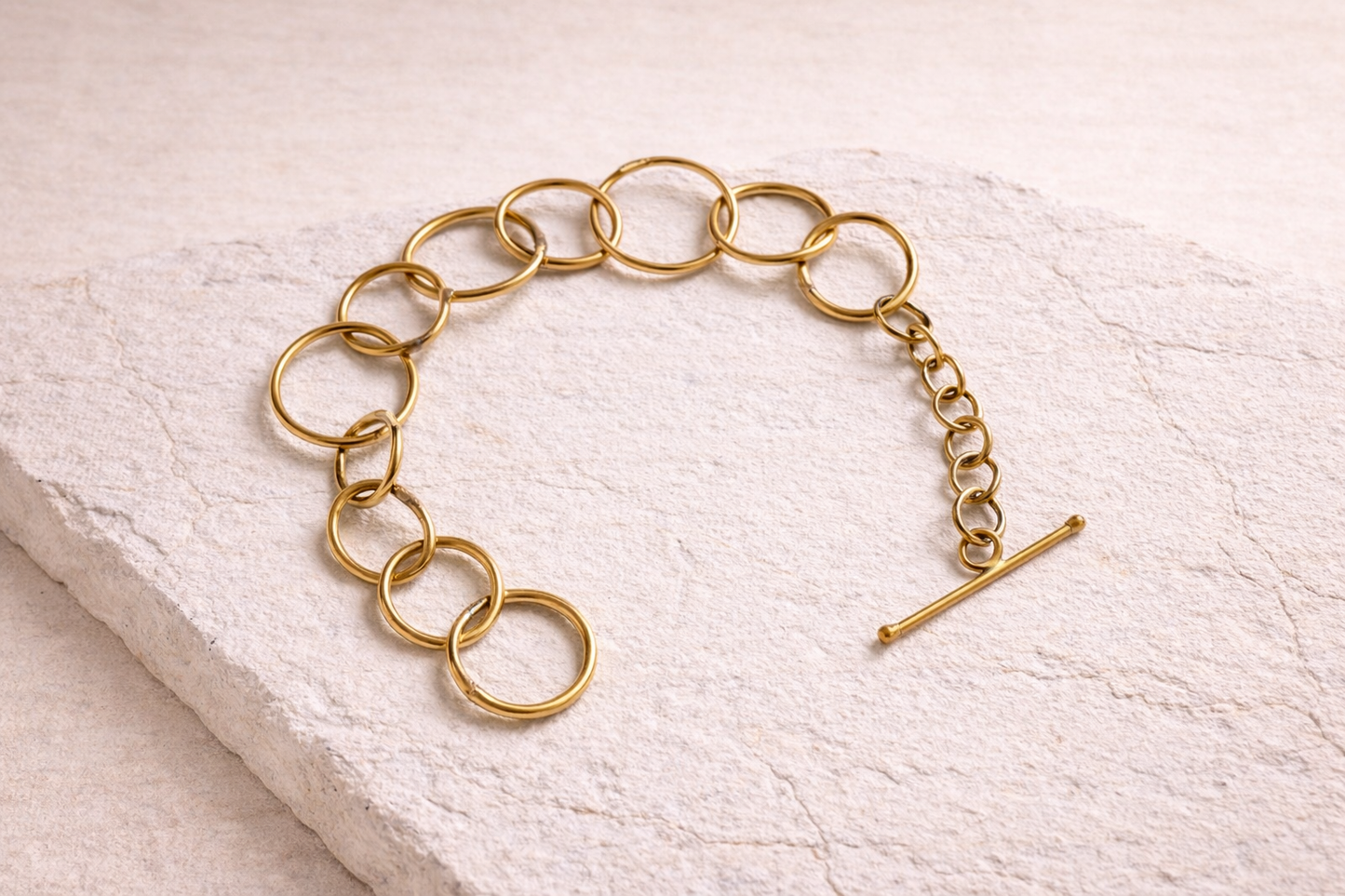 Circle Link Bracelet | Anti-Tarnish | Lightweight | Everyday Statement