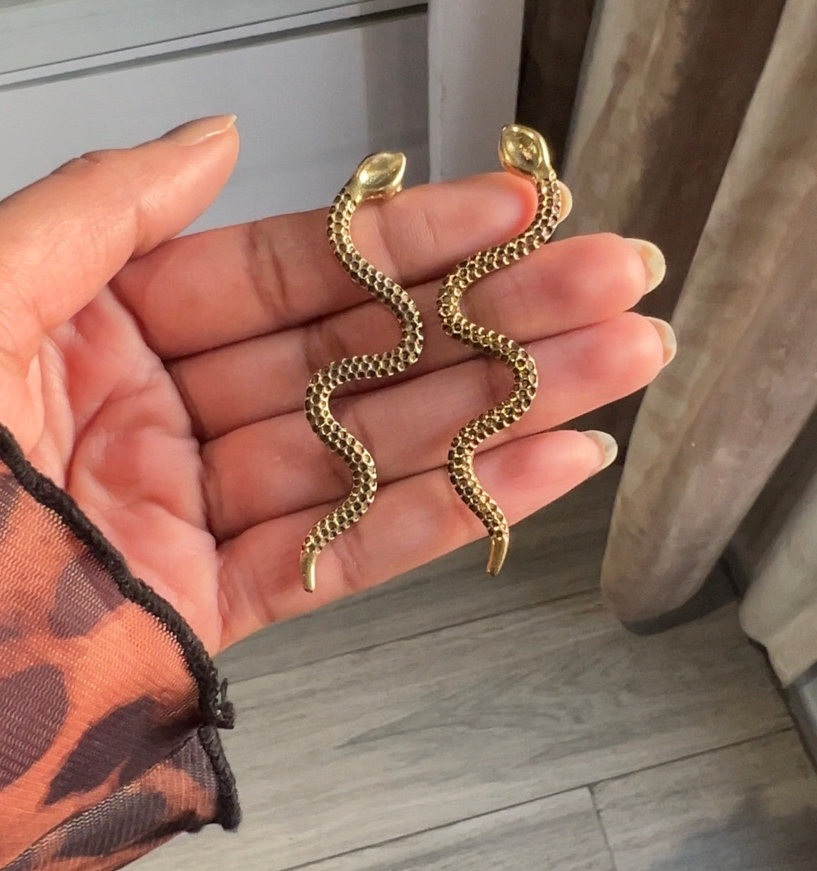 Charming Cobra Earrings (Anti Tarnish)