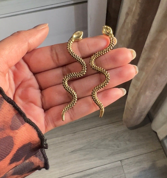 Charming Cobra Earrings (Anti Tarnish)