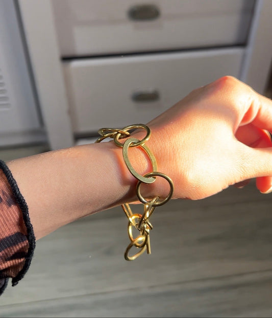 Interlinked Oval Statement Elira Brass Bracelet (Anti Tarnish)