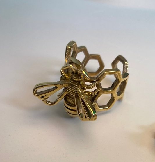 Statement Honeybee Ring