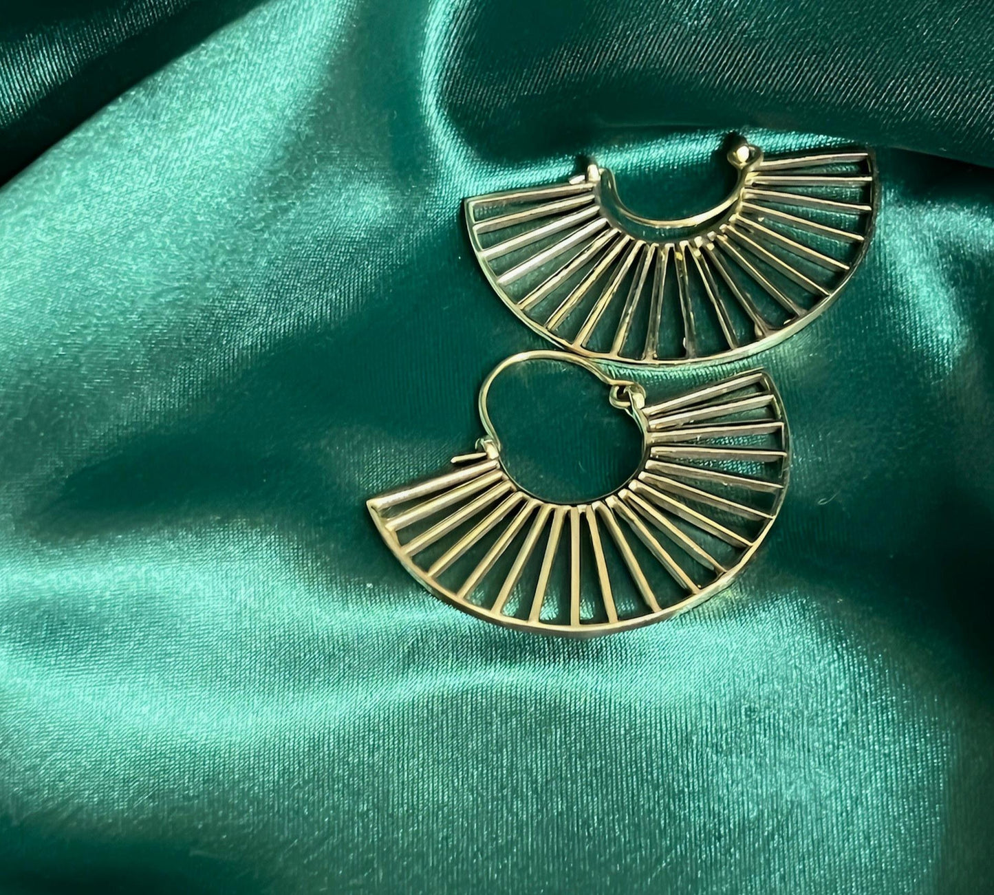 Linear Fan Brass Earrings (Anti Tarnish)