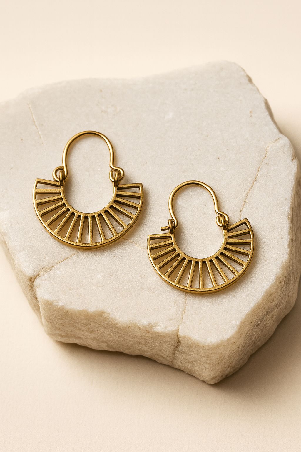 Linear Fan Short Brass Earrings