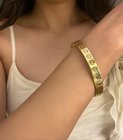 Engraved Floral Brass Bangle (Anti Tarnish)